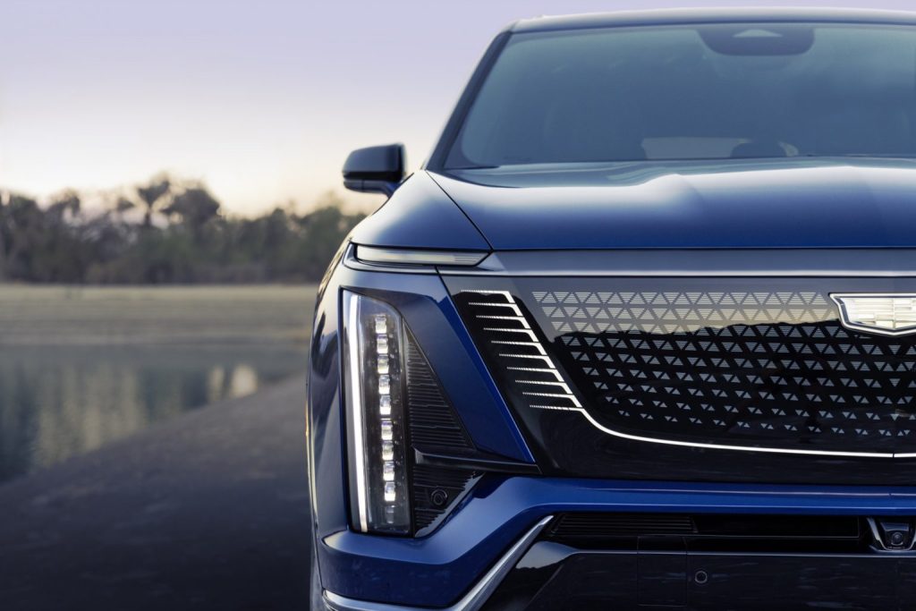 2026 Cadillac VISTIQ Sport Grille